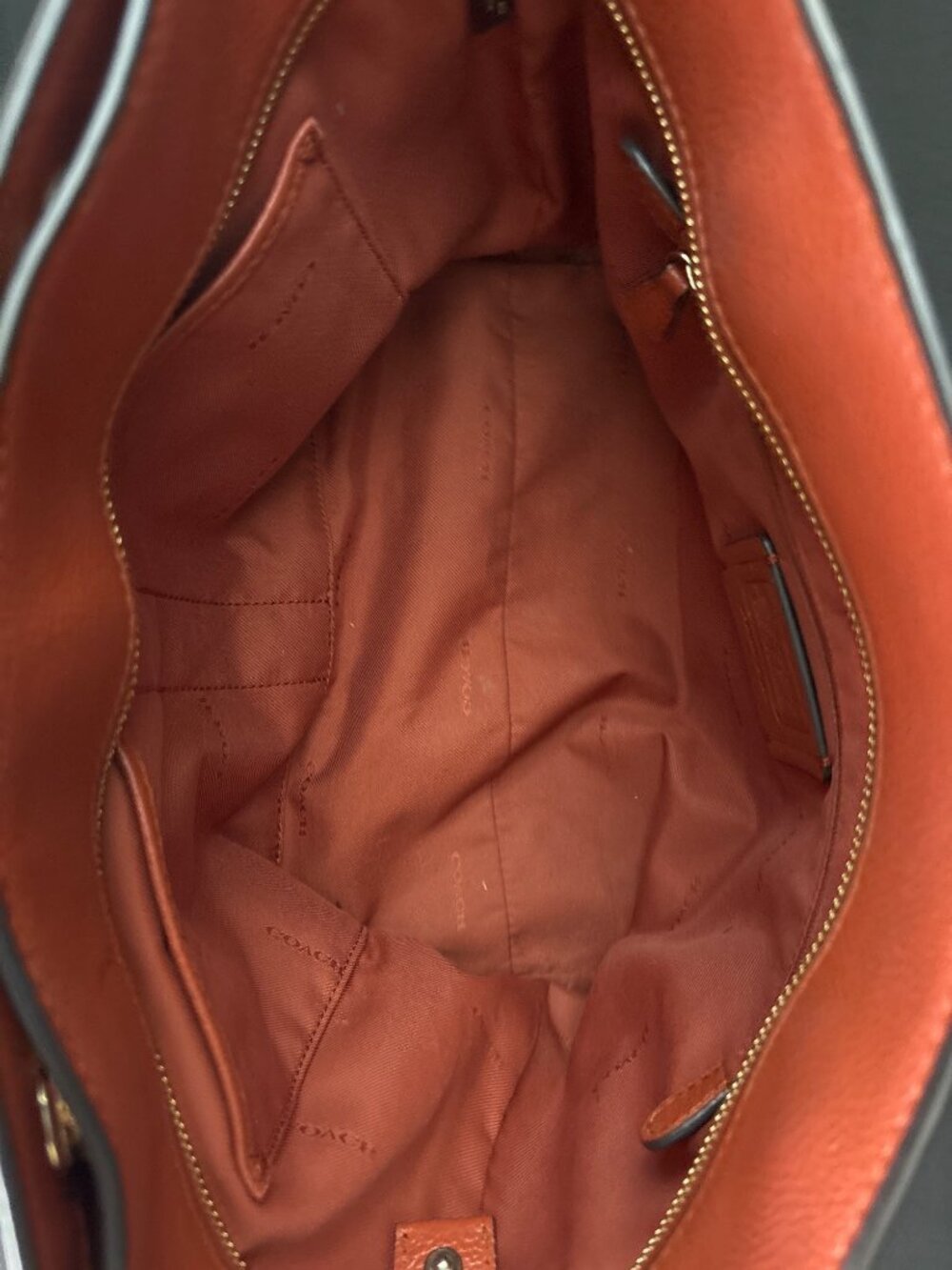 Coach NY 57107 Turnlock Gold Chain Pebbled Leather Tote 27 Bag Shoulder Bag - Picture 14 of 16